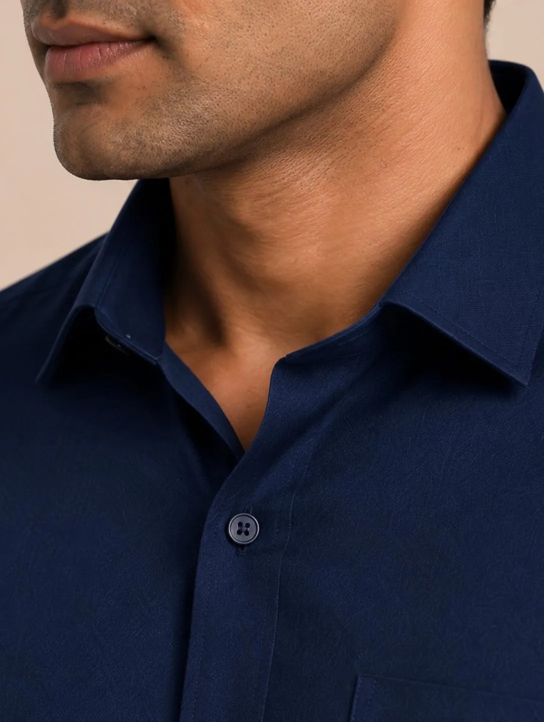 Collar of the Signature TR boardroom shirt